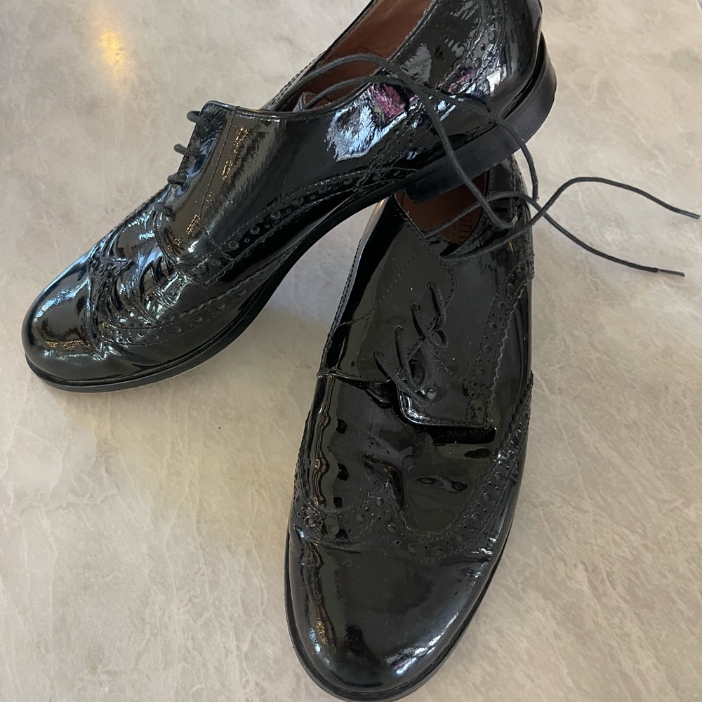 White Mountain Black Patent Leather Loafers